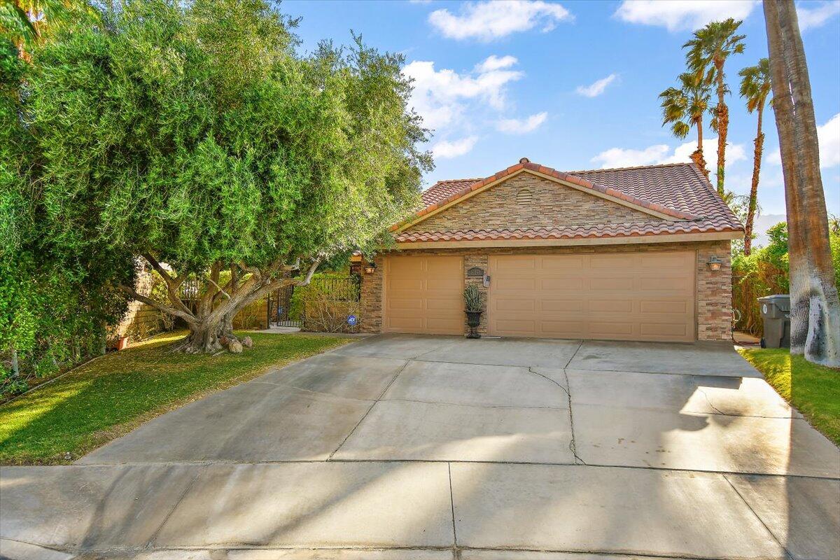 Primary Photo - 67841 Jane Ln