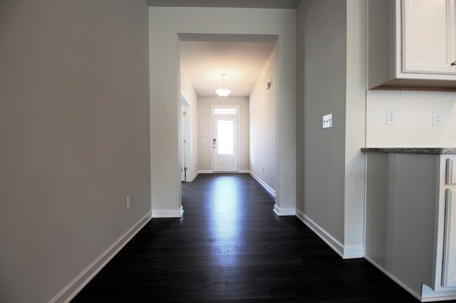 Building Photo - 713 Briar Gate Drive