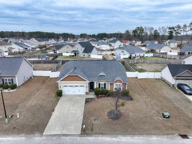 Building Photo - 601 Collinwood Dr