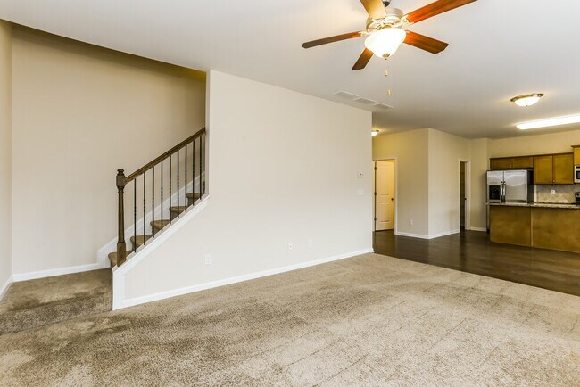 Building Photo - 90 Darbys Ave