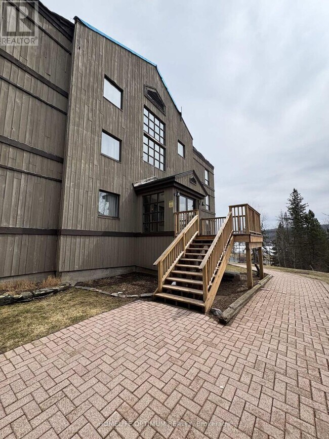 Building Photo - 51 Deerhurst Dr