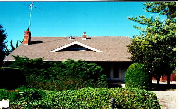 Building Photo - 889 W El Camino Real