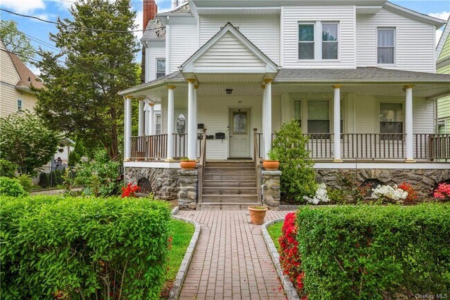 Building Photo - 27 Linden Pl