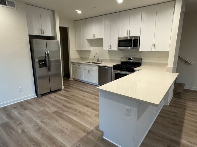 Building Photo - BRAND NEW HOME!