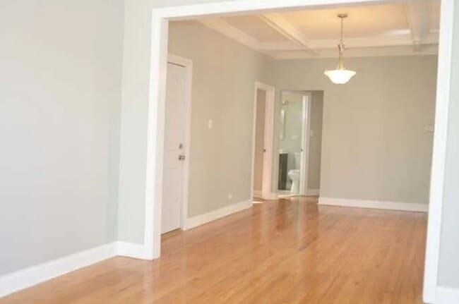 Dining room - 4245 W Monroe St