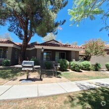Building Photo - 2929 W Yorkshire Dr