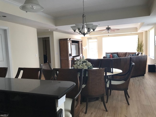 Foto del edificio - 1640 Summer House Ln