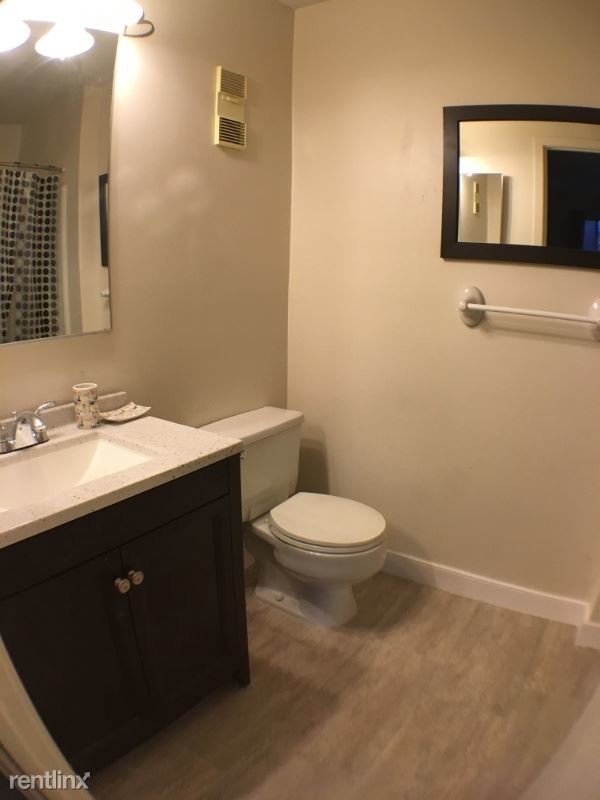 Building Photo - 2 br, 2 bath Apartment - 18 W. Lee Street