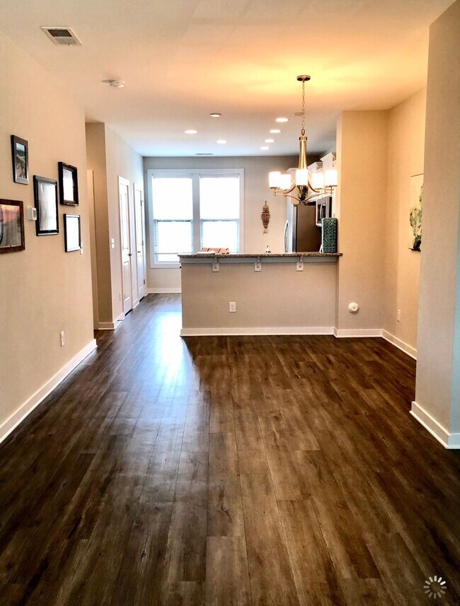 Foto del edificio - Spacious 2BR Townhome in Mooresville with ...