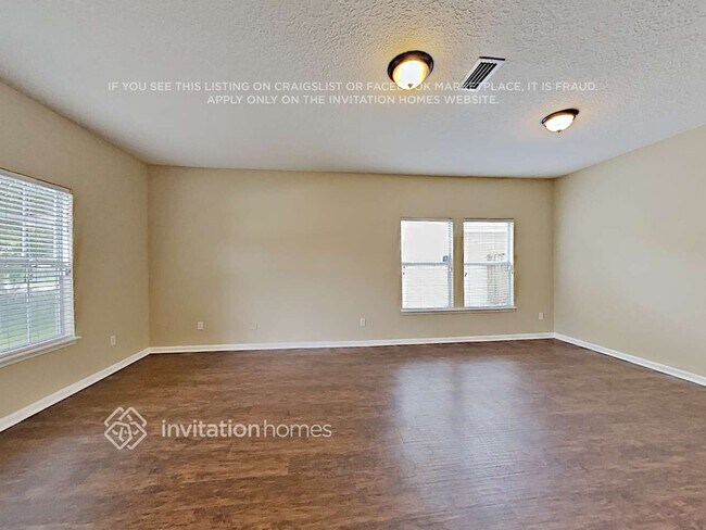 Foto del edificio - 12587 Woodfield Cir W