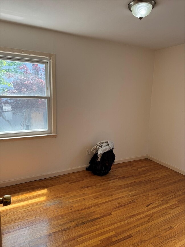 Building Photo - 147-40 28th Ave