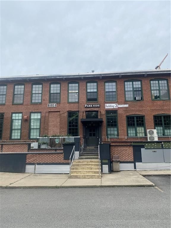 Building Photo - 1117 Douglas Ave