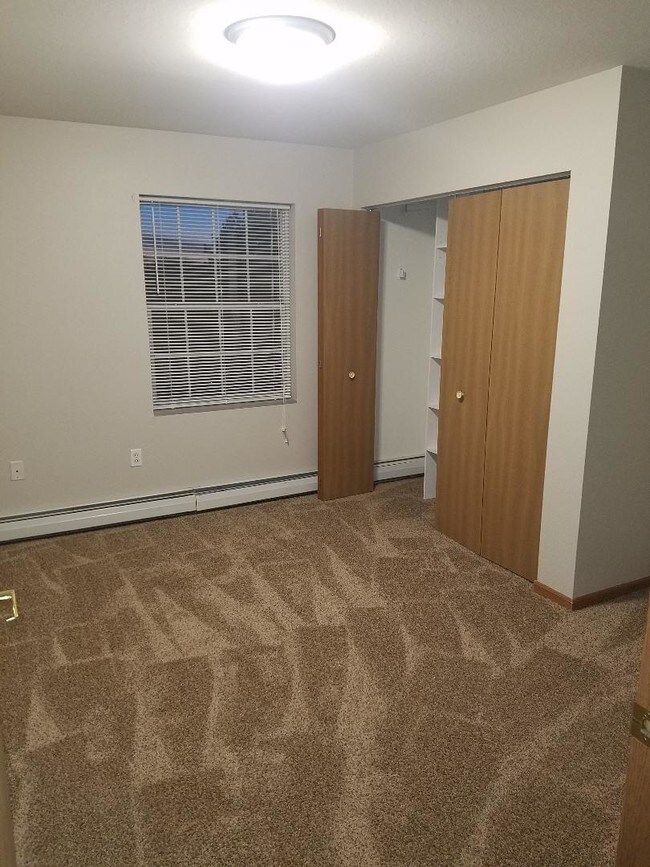 1047 Primrose Ln, Fond du Lac, WI 54935 Apartment for Rent in Fond du