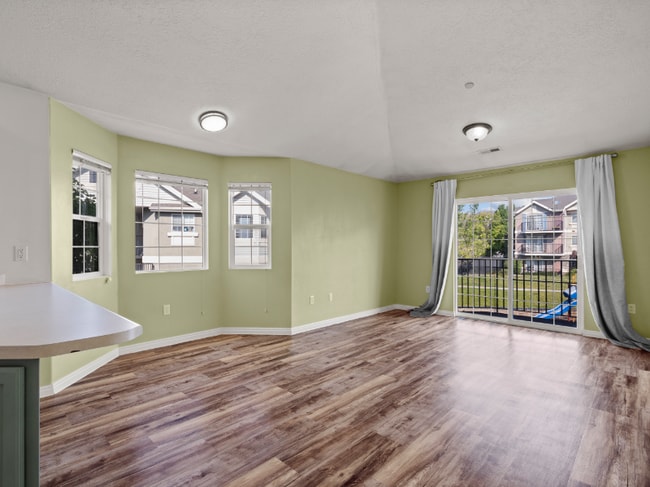 Building Photo - 2119 N Aurora Way