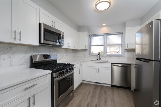 3BR, 1.5BA - 2,000SF - Kitchen - Townhomes at 23 Prince-2000 SF