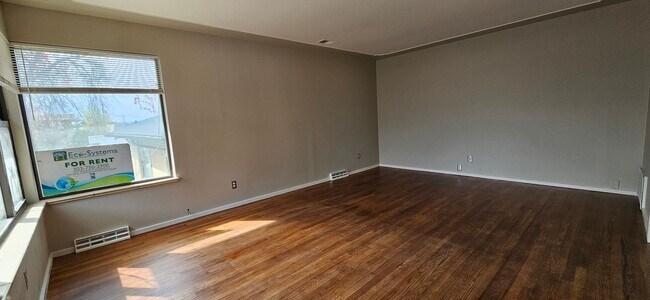 Foto del edificio - 1134-1138 N Akron St