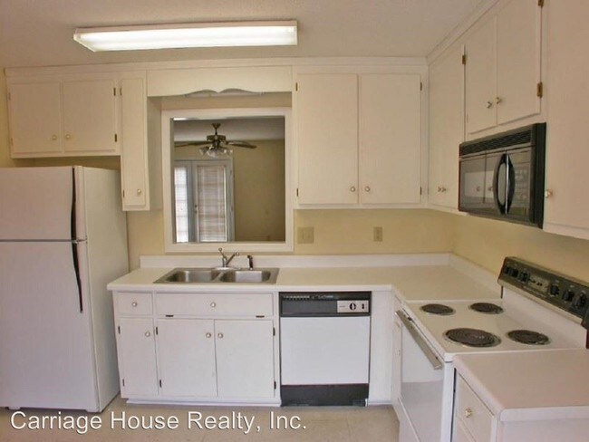 Foto del edificio - 170 Barrington Pl