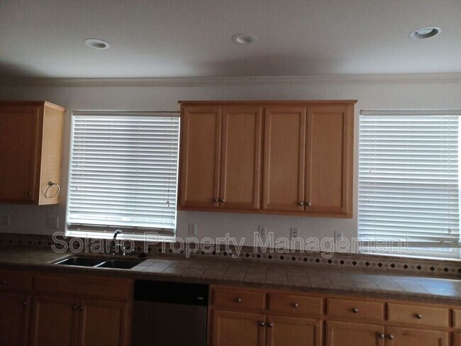 Building Photo - 213 Moscato Ct