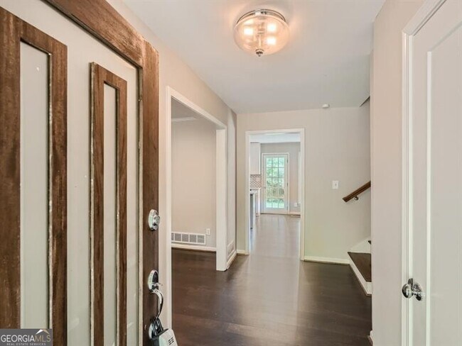 Building Photo - 160 Indian Hills Ct