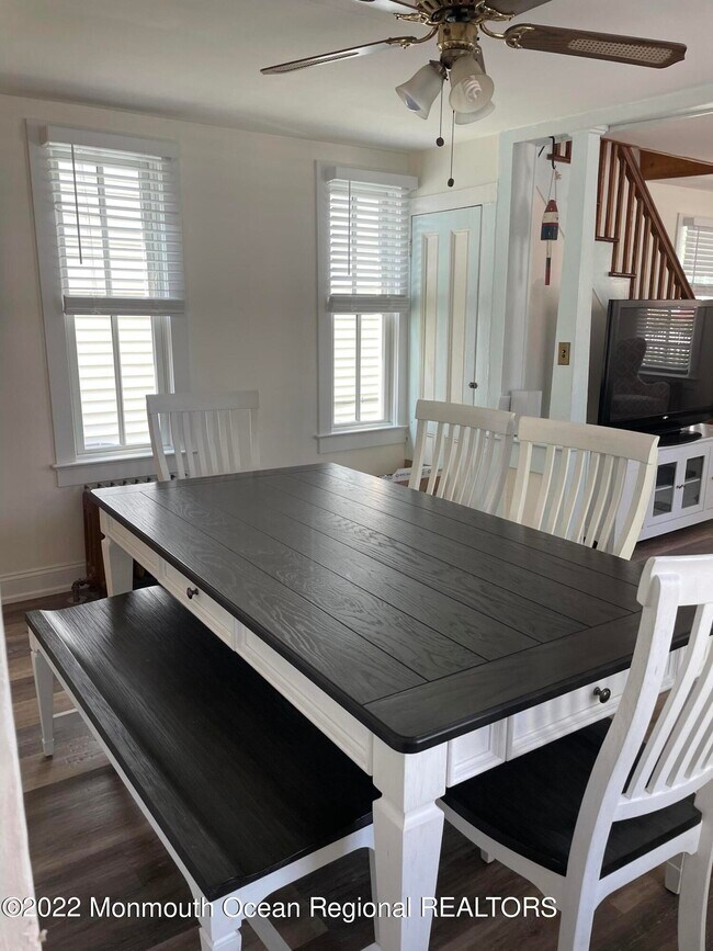 Foto del edificio - 64 Abbott Ave