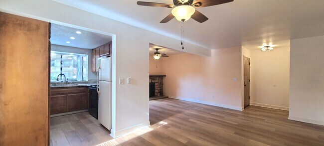 Building Photo - NEWLY REMODELED UNIT W/ POOL ACCESS