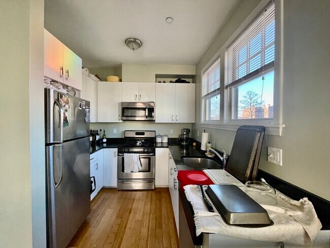 Foto del edificio - 195 W 3rd St