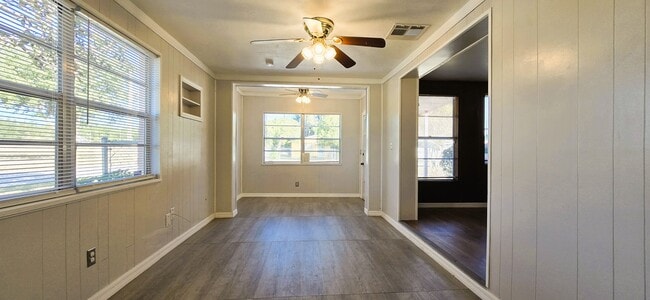 Foto del edificio - 2136 Bouyer St