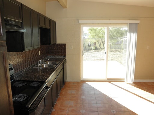 Building Photo - 1595 Palma Vista Ave