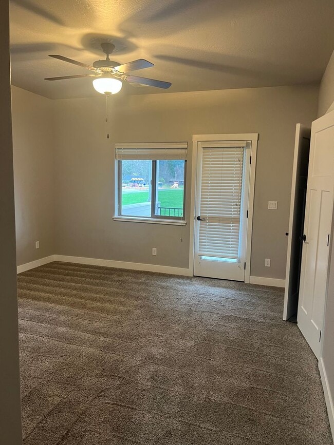 Foto del edificio - 2 Bedroom 2.5 Bath Townhome in desirable C...