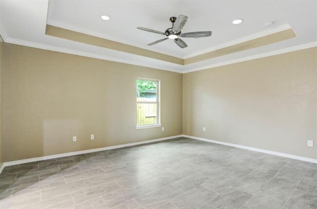 Building Photo - 2309 Pomona Dr