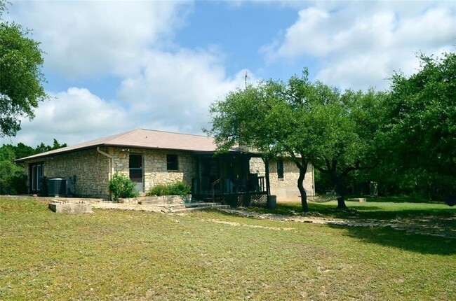 Foto del edificio - 696 Hill Country Trail