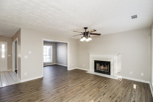 Foto del edificio - 4505 Legend Hollow Ln