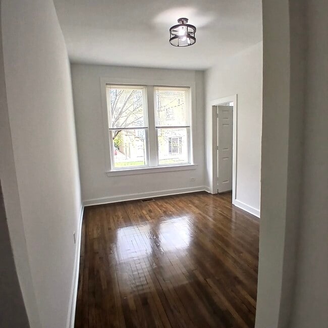 Foto del edificio - 4058 W Hirsch St