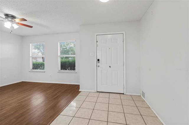 Foto del edificio - 1579 Chivalry Ln
