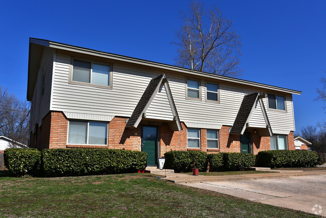 Building Photo - Halray Townhomes