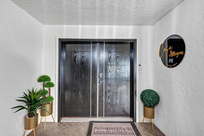 Foto del edificio - 530 E Central Blvd