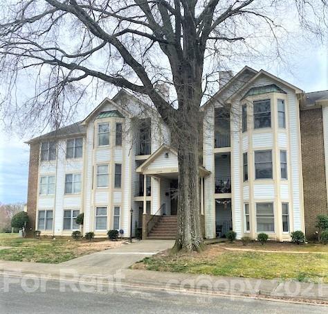 Building Photo - 6270 Rosecroft Dr