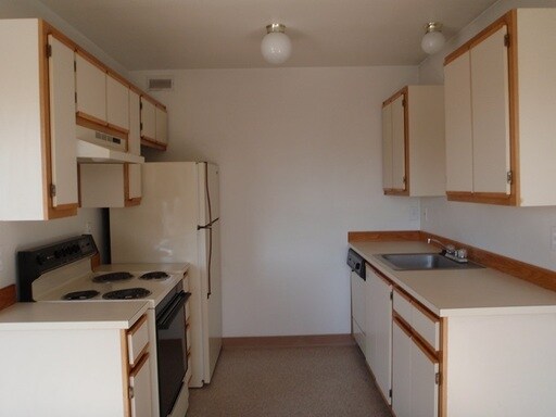 Building Photo - 2680 SW Pickford St