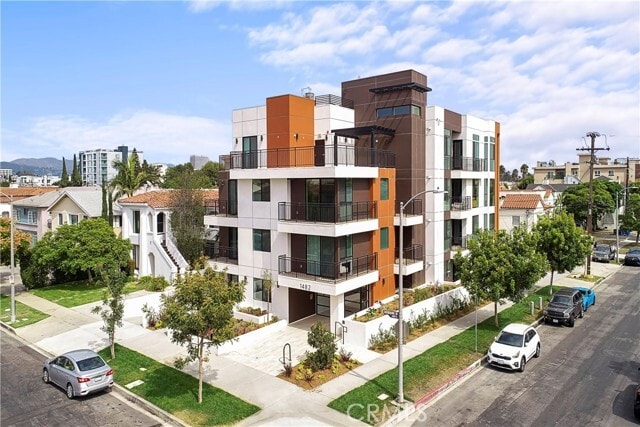 Building Photo - 1482 S Sherbourne Dr
