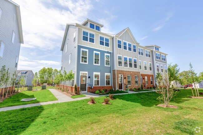 Building Photo - Collection at Scotland Heights