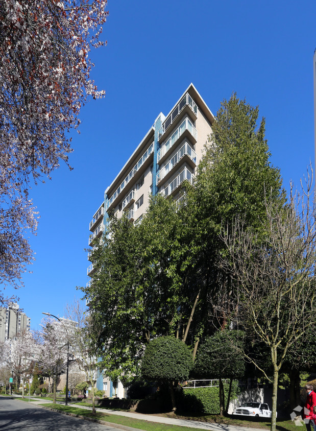 Building Photo - Eagle Crest Apartments