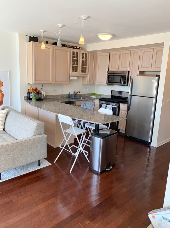 Foto del edificio - 645 N Kingsbury St