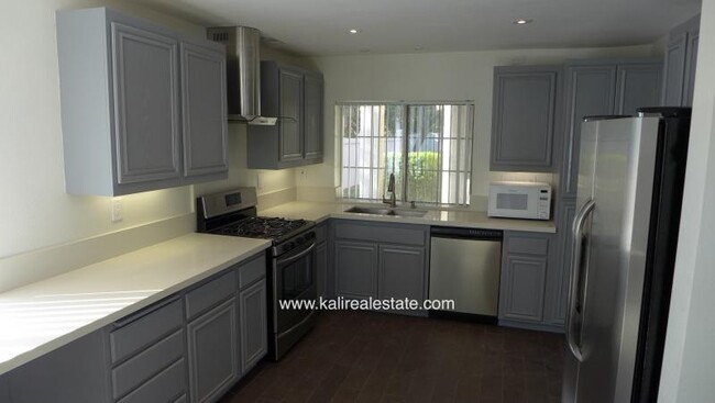 Foto del edificio - 1020 Baywood Cir #A