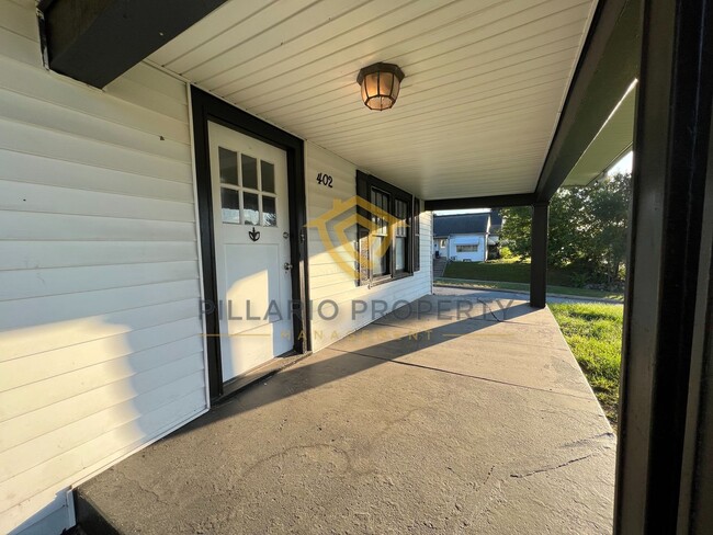Building Photo - Close to Crown Hill, Just North of Downtow...