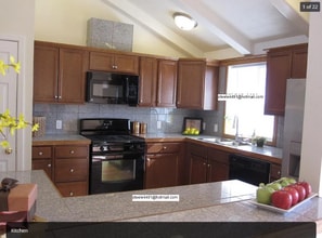 Building Photo - 2303 Morrie Dr