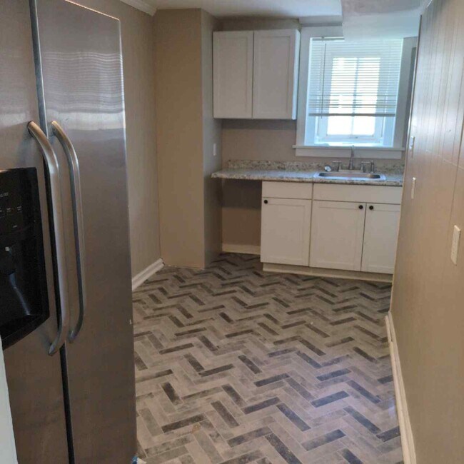 Building Photo - 45 S Pennewell Dr