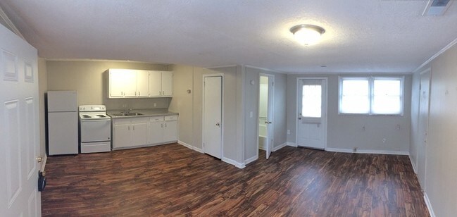 Foto del edificio - Spacious studio near downtown Easley.