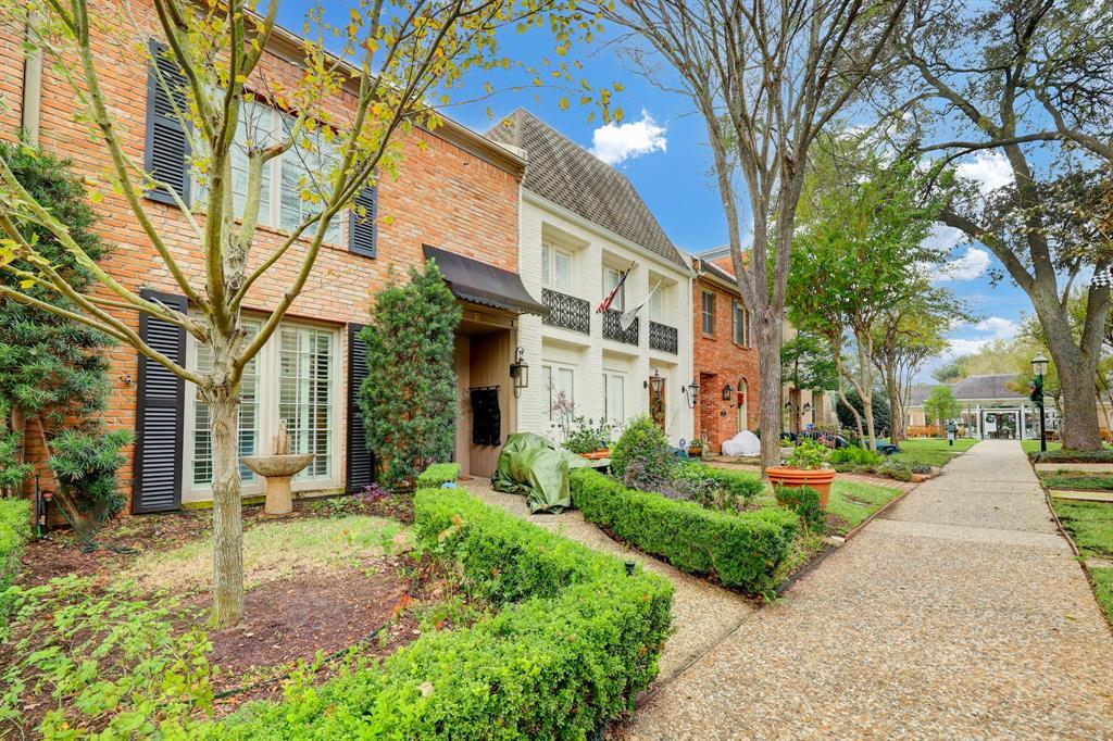 2204 Amberly Ct, Houston, TX 77063 Condo for Rent in Houston, TX