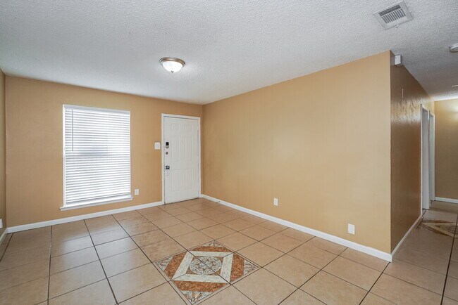 Foto del edificio - 3713 Arnold Dr