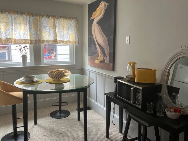 Zona de comedor de la cocina - 1115 Hamilton Ave